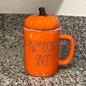 NWT Rae Dunn Pumpkin Spice mug with topper